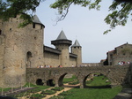 SX28331 Bridge to castle La Cite, Carcassonne.jpg